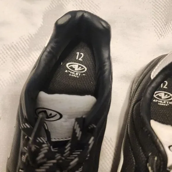Boys Soccer Cleats Like New Size 12 Clean Sturdy Athleta - Picture 3 of 7